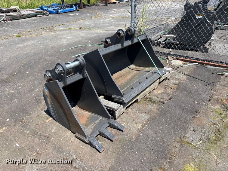 (2) CNH Industrial CNH33.37 Excavator Buckets - photo 3