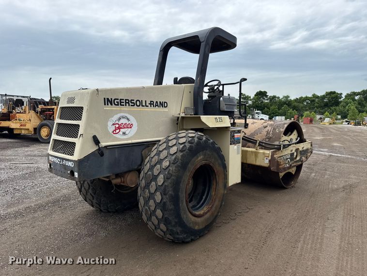 1999 Ingersoll Rand SD100D Single Drum Vibratory Roller - photo 5