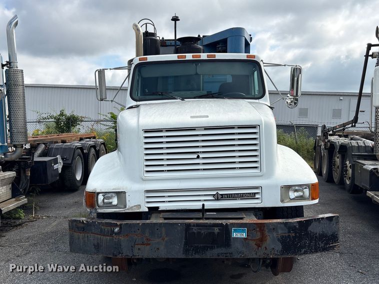 2000 International 2674 Vacuum Truck - photo 2