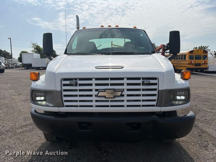 2005 Chevrolet C4500 Utility / Service Truck - photo 2