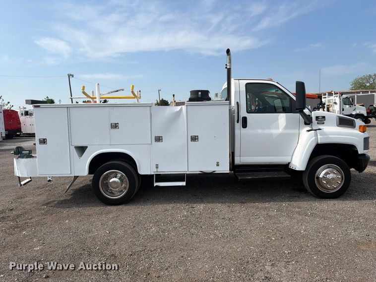 2005 Chevrolet C4500 Utility / Service Truck - photo 4