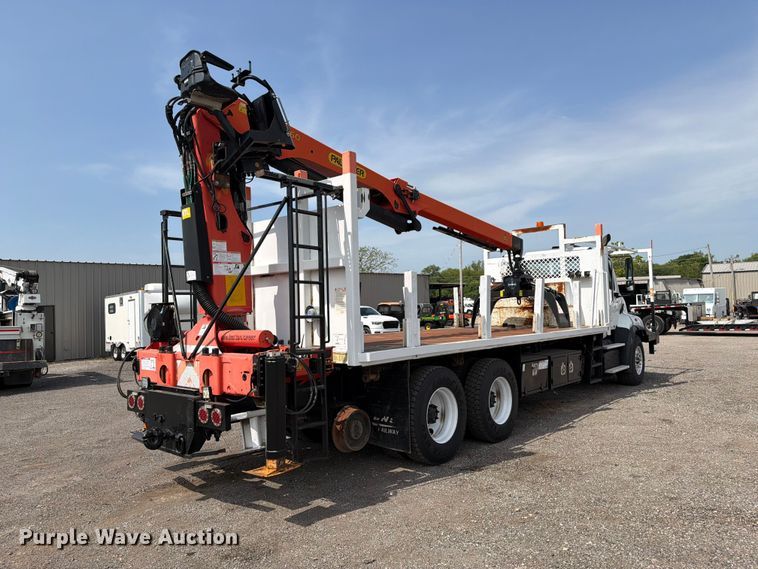2014 Freightliner 114SD Crane Truck - photo 5