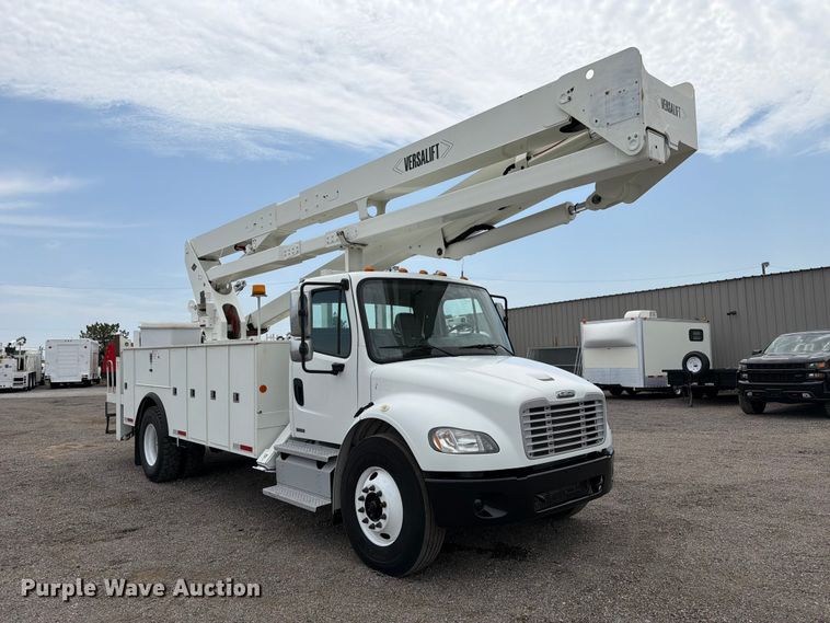 2011 Freightliner Business Class M2 Bucket Truck - photo 3