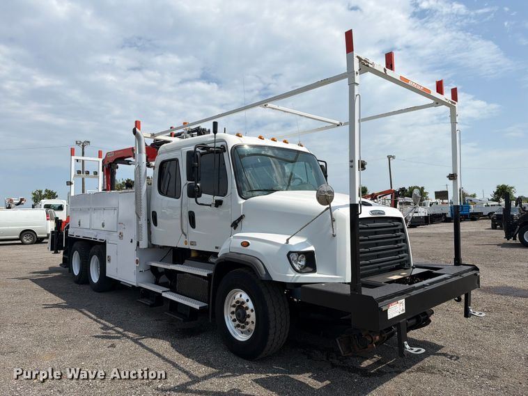 2014 Freightliner 114SD Crew Cab Crane Truck - photo 3