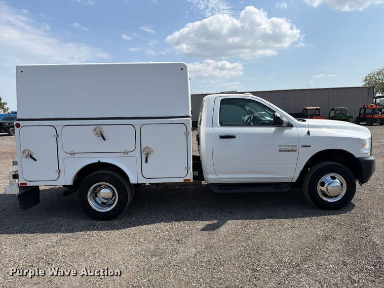 2017 RAM 3500 Utility Bed Pickup Truck - photo 4