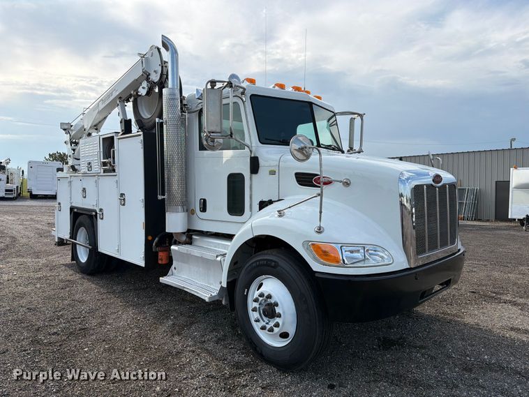 2014 Peterbilt 337 Utility / Service Truck - photo 3