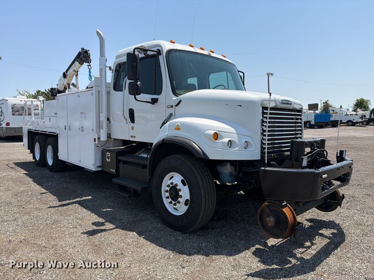 2012 Freightliner Business Class M2 Crane Truck - photo 3