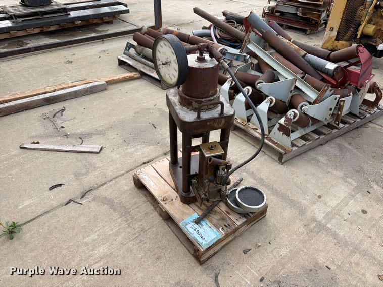 Concrete Cylinder Tester - photo 3