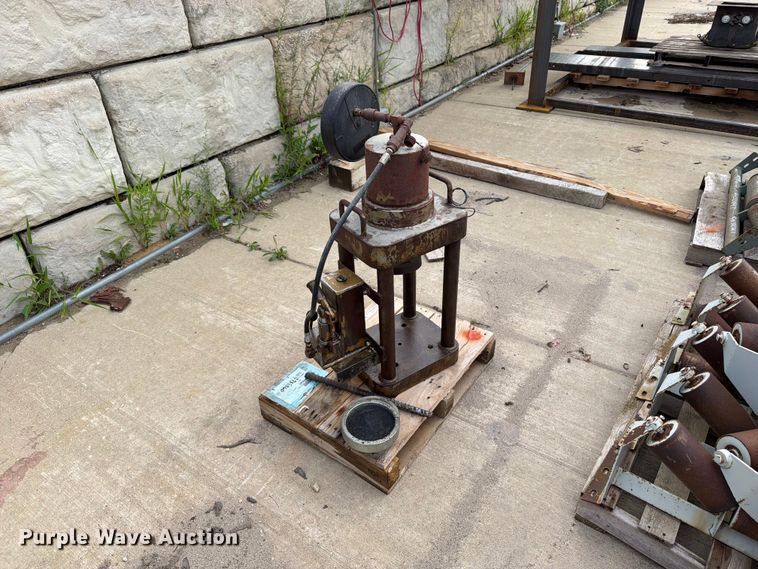 Concrete Cylinder Tester - photo 5