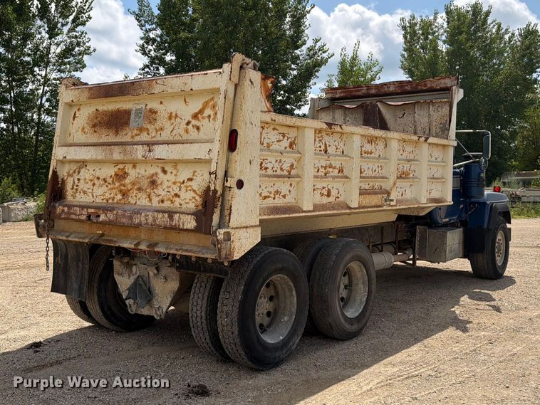 1995 Mack RD688S Dump Truck - photo 5
