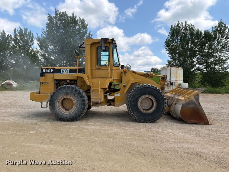 1992 Caterpillar 950F Wheel Loader - photo 4