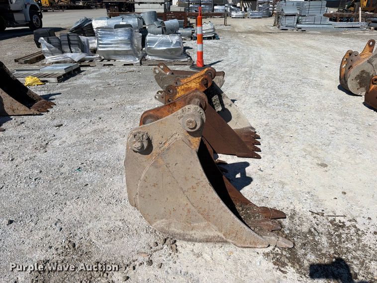 (3) Excavator Buckets - photo 2