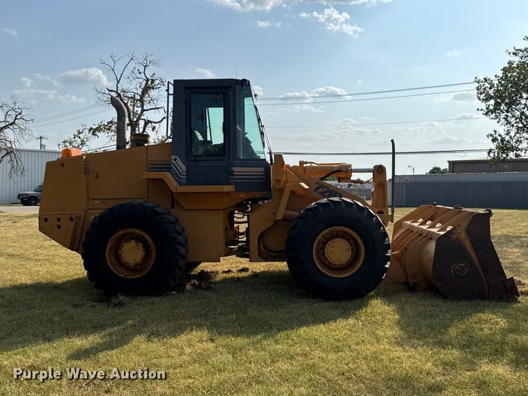 1995 Case 721B Wheel Loader - photo 4