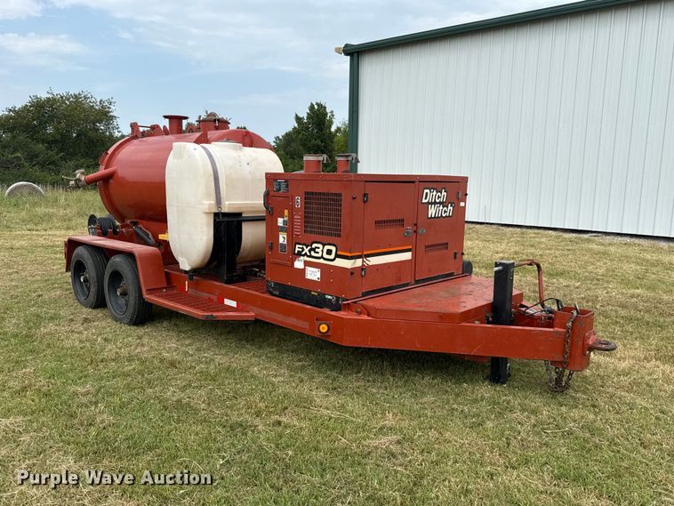 2003 Ditch Witch FX30 Vacuum Excavator - photo 3