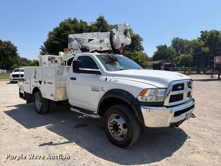 2017 RAM 5500 Bucket Truck - photo 3
