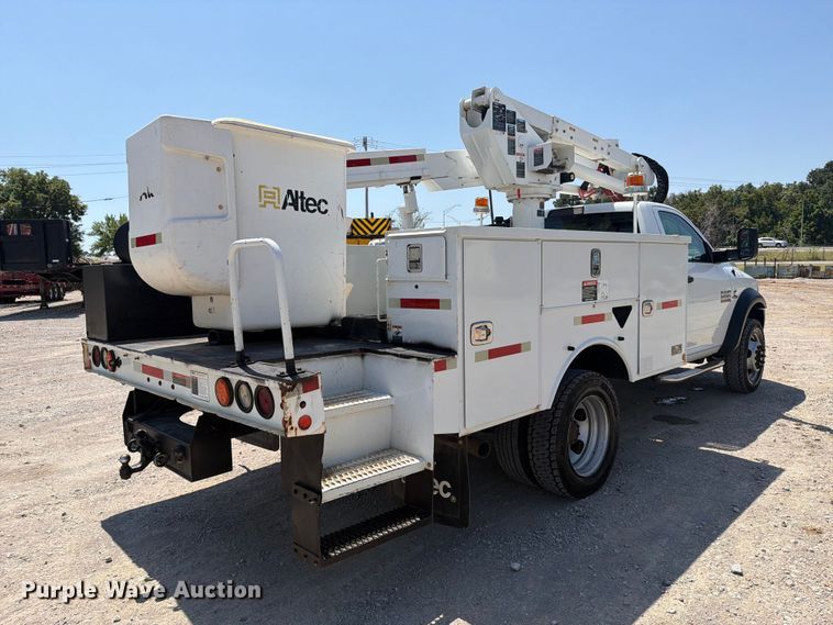 2017 RAM 5500 Bucket Truck - photo 5
