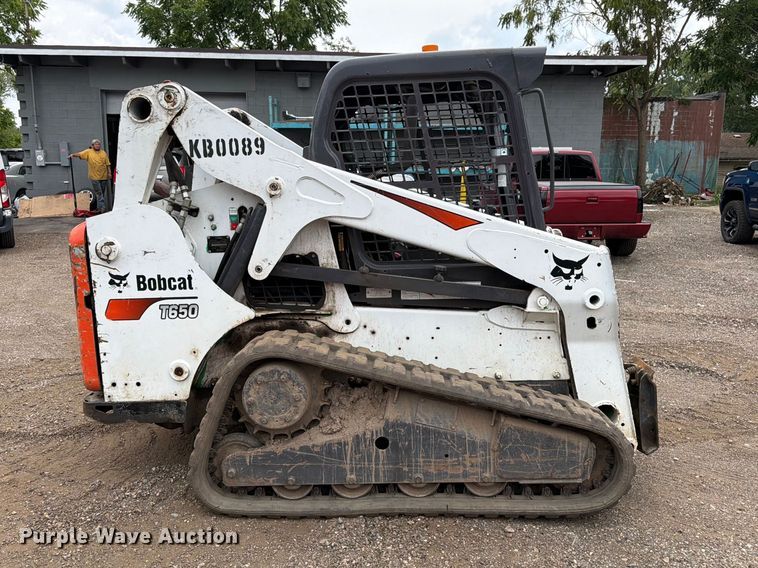 2014 Bobcat T650 Tracked Skid Steer Loader - photo 4