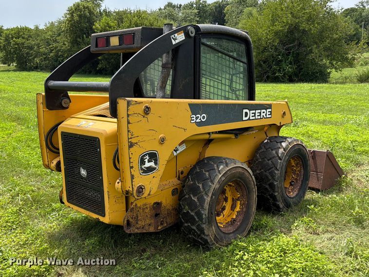 2005 John Deere 320 Skid Steer Loader - photo 5