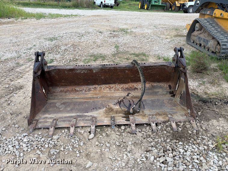 Bobcat 4-In-1 Skid Steer Bucket - photo 2