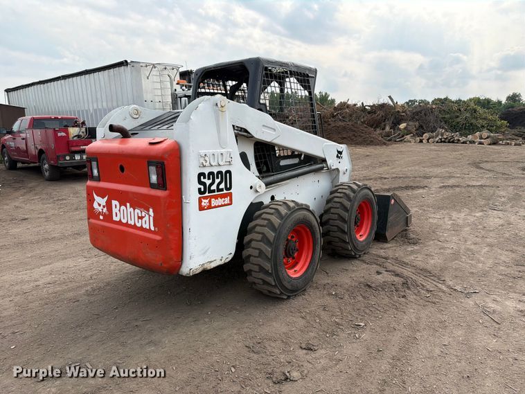 2005 Bobcat S220 Skid Steer Loader - photo 5