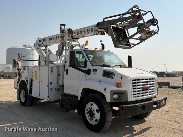 2009 GMC C8500 Bucket Truck - photo 3