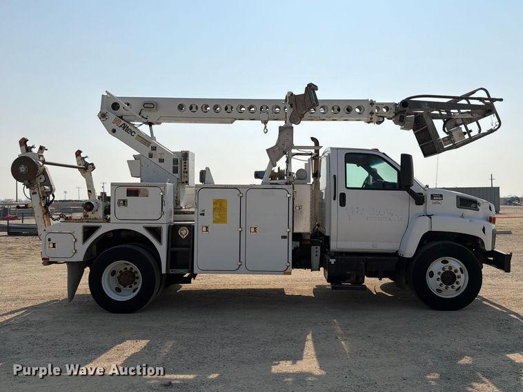 2009 GMC C8500 Bucket Truck - photo 4
