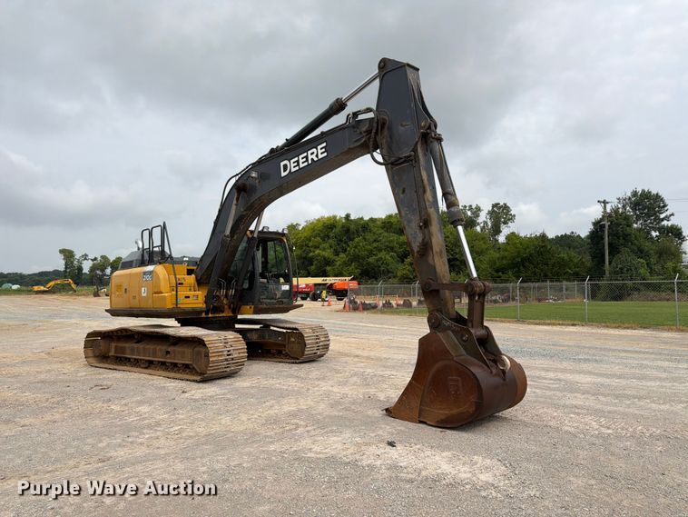 2017 John Deere 210G Excavator - photo 3