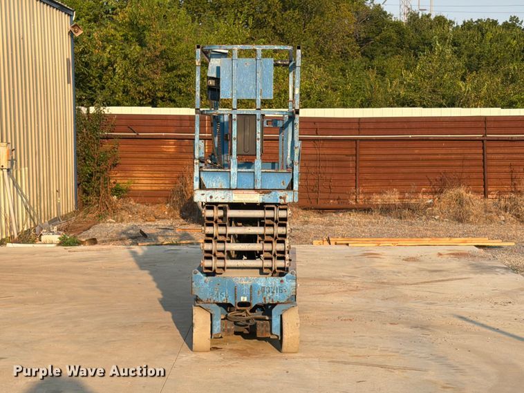 2008 Genie GS-3232 Scissor Lift - photo 2