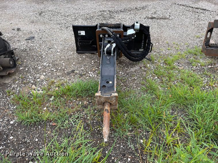 2023 Caterpillar B6 Skid Steer Breaker - photo 2