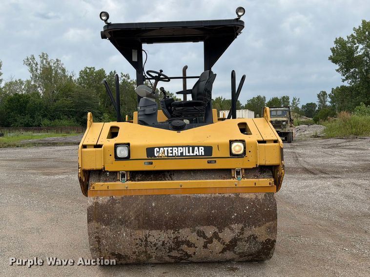 2007 Caterpillar CB-534D XW Double Drum Vibratory Roller - photo 2