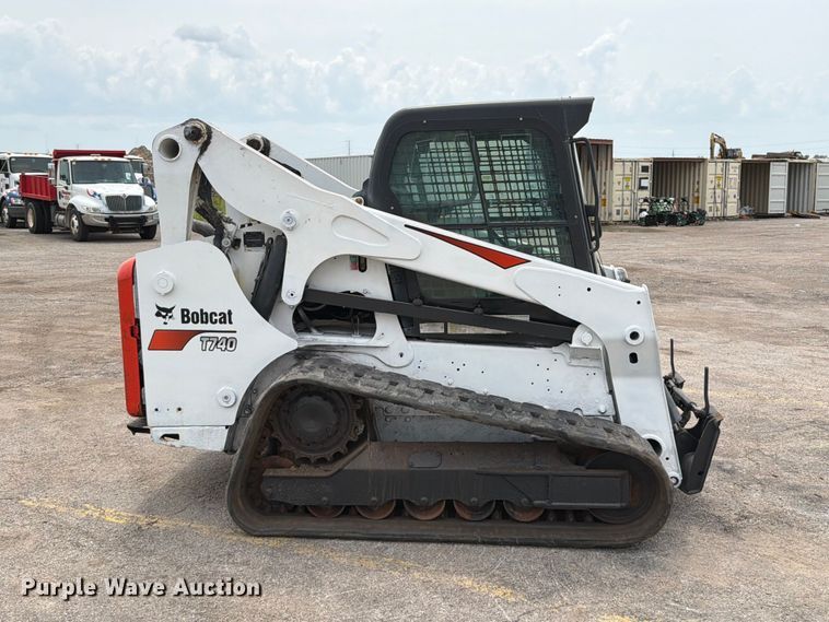 2018 Bobcat T740 Tracked Skid Steer Loader - photo 4