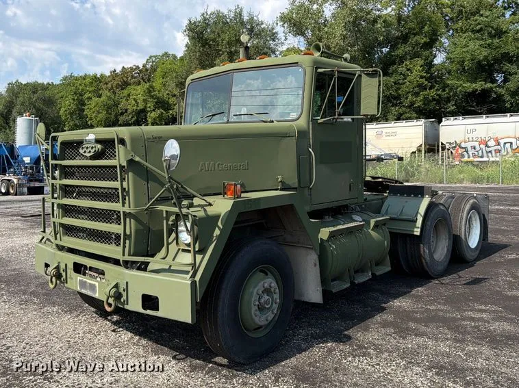 1990 AM General M915A1