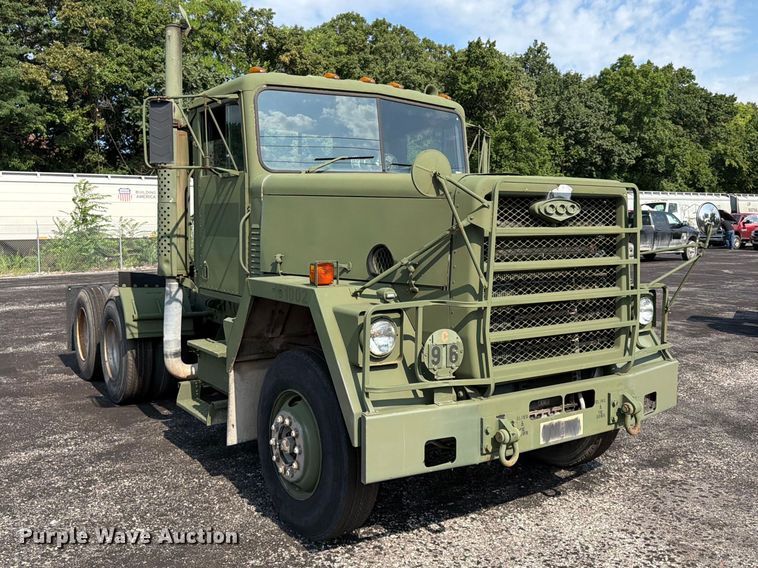 1990 AM General M915A1 - photo 3