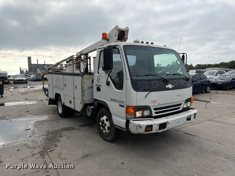 2002 Chevrolet W4500 Bucket Truck - photo 3