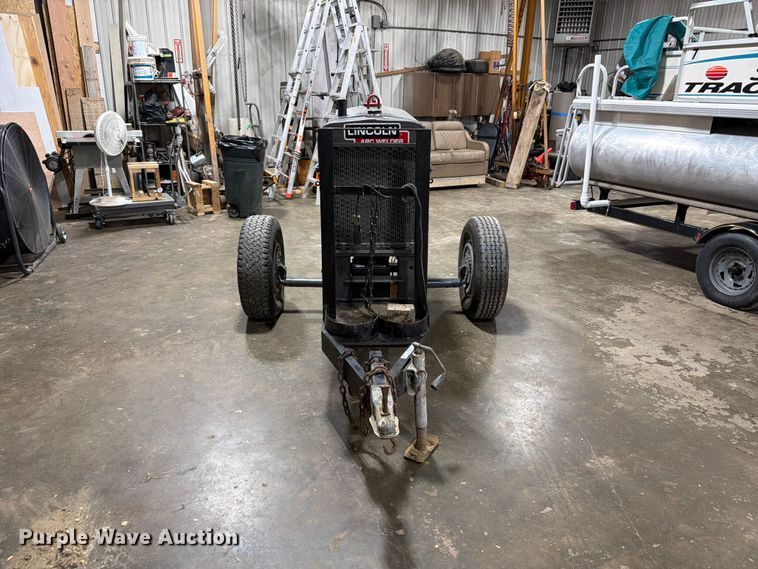 Lincoln Electric SA200 Welder - photo 2