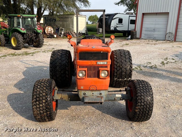 Kubota M4050 Tractor - photo 2
