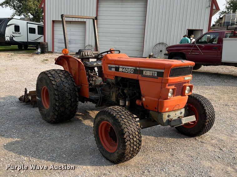 Kubota M4050 Tractor - photo 3