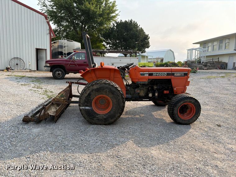 Kubota M4050 Tractor - photo 4