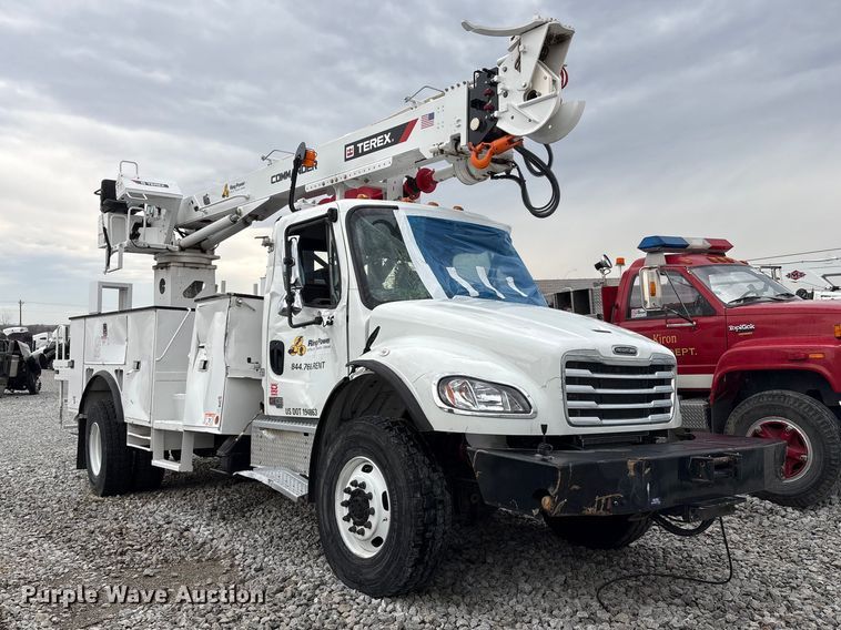 2025 Freightliner Business Class M2 Digger Derrick Truck - photo 3