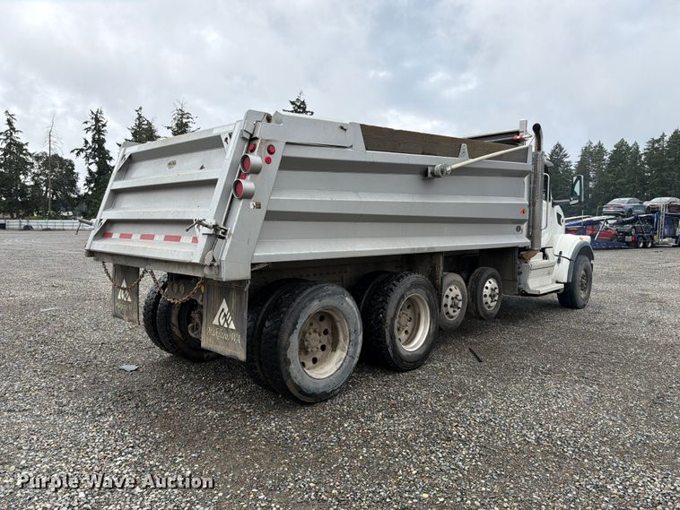2025 Peterbilt 567 Dump Truck - photo 5