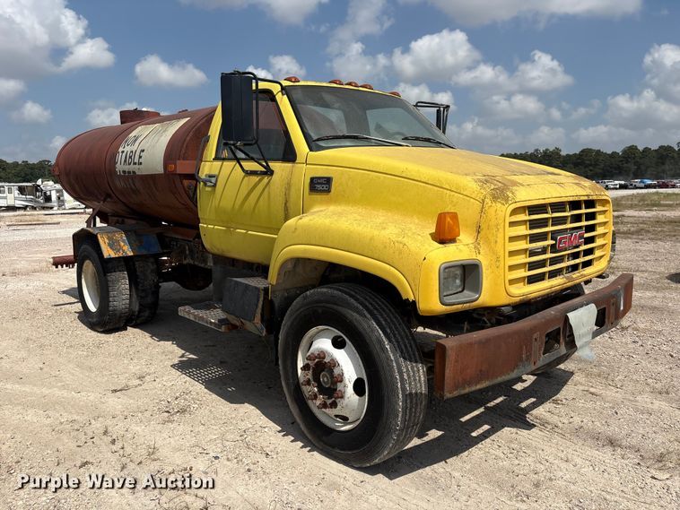 1997 GMC C7 Water Truck - photo 3
