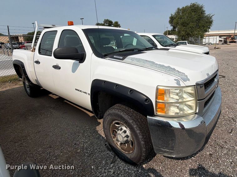 2007 Chevrolet Silverado 2500HD Crew Cab Pickup Truck - photo 4