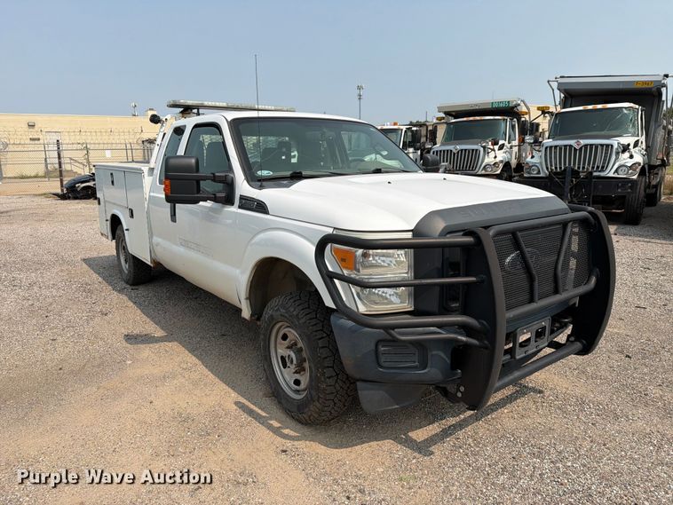 2014 Ford F250 Super Duty Ext. Cab Utility Bed Pickup Truck - photo 3