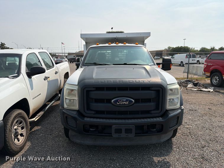 2016 Ford F550 Super Duty Dump Truck - photo 2