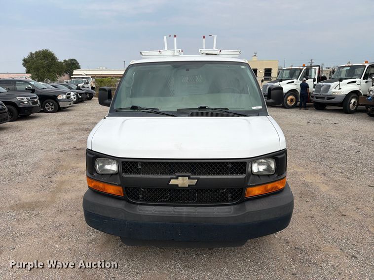 2015 Chevrolet Express 2500 Van - photo 2