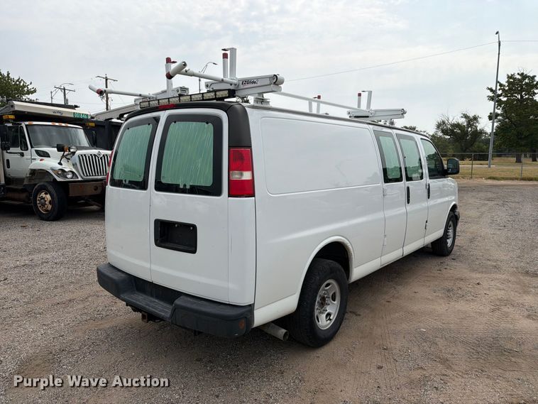 2015 Chevrolet Express 2500 Van - photo 5