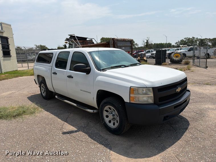 2011 Chevrolet Silverado 1500 Crew Cab Pickup Truck - photo 3