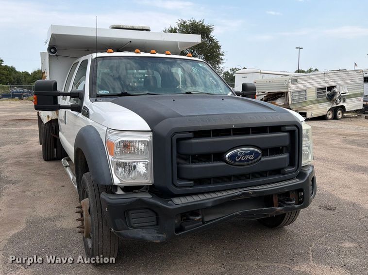 2016 Ford F550 Dump Truck - photo 2