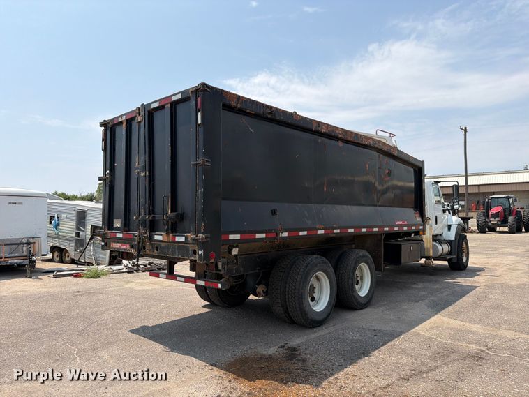 2016 International 7400 Grapple Crane Truck - photo 5