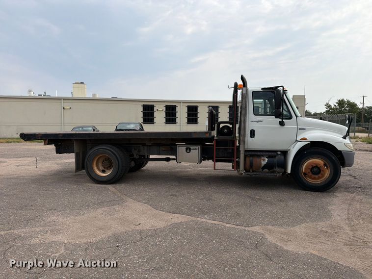 2009 International 4300 Dump Flatbed Truck - photo 4